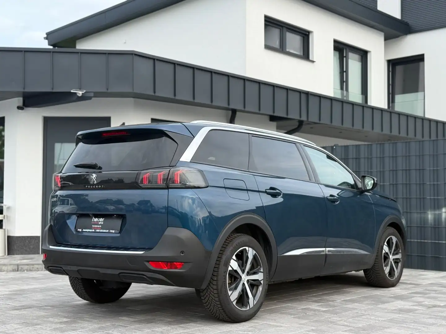 Peugeot 5008 Allure Pack/360°KAMERA/SHZ/7.SITZER/LED/DAB Blau - 2