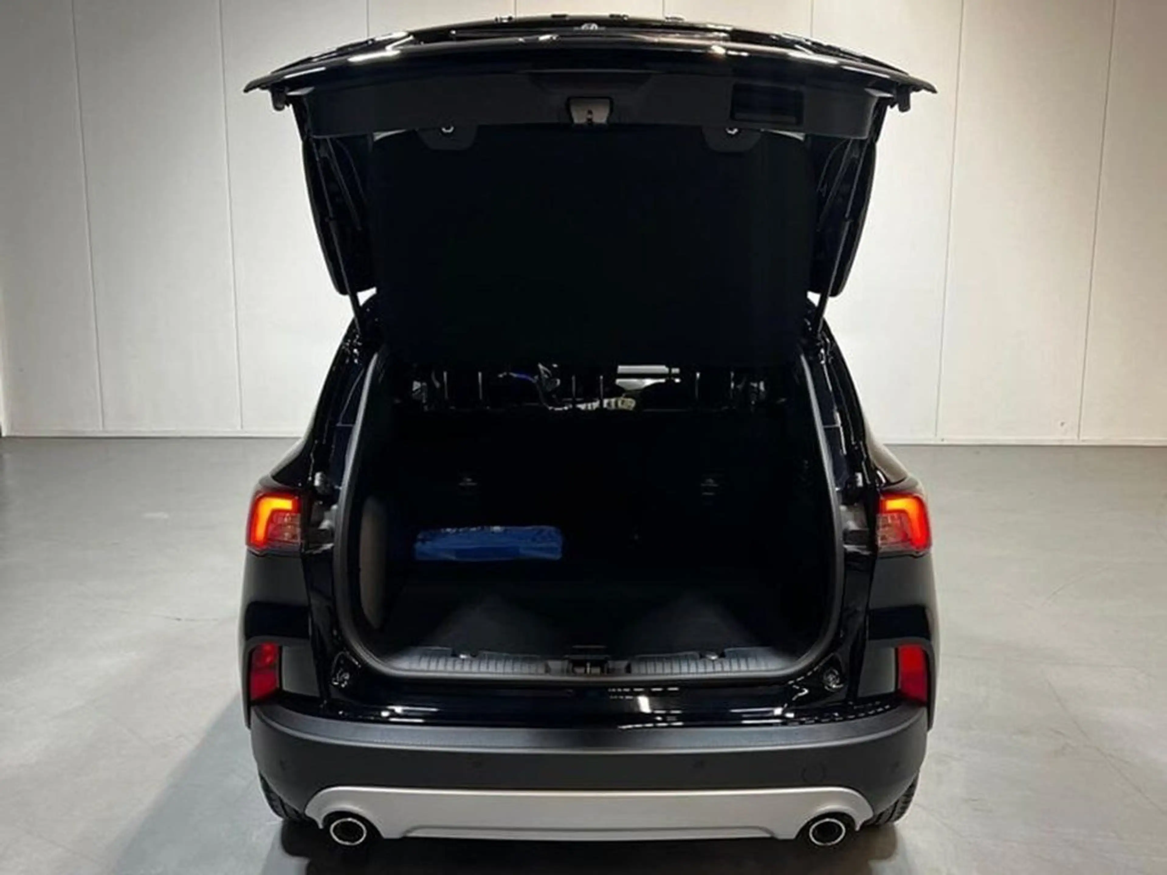 Ford Kuga Ford Kuga / automaat / NAVI / CAM — photo 7