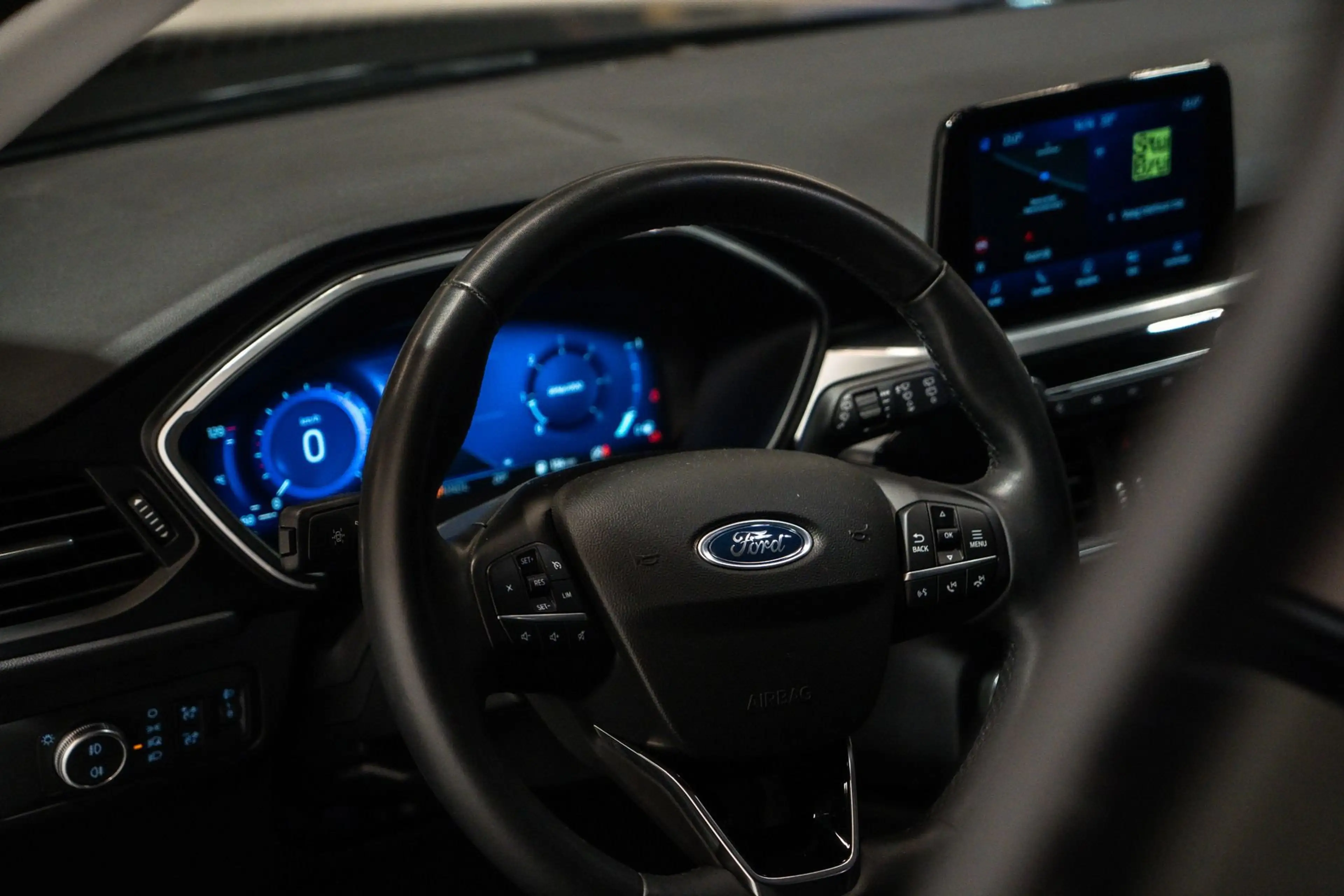 Ford Kuga Ford Kuga / automaat / NAVI / CAM — photo 10