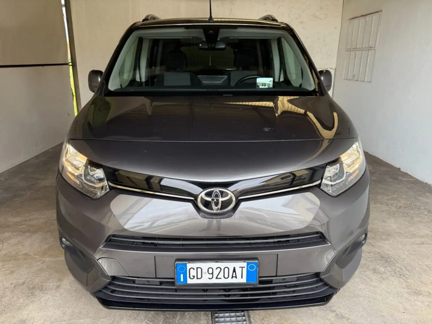 Toyota Proace City Verso 1.5D 100 CV S&S Short D LOUNGE Gri - 2