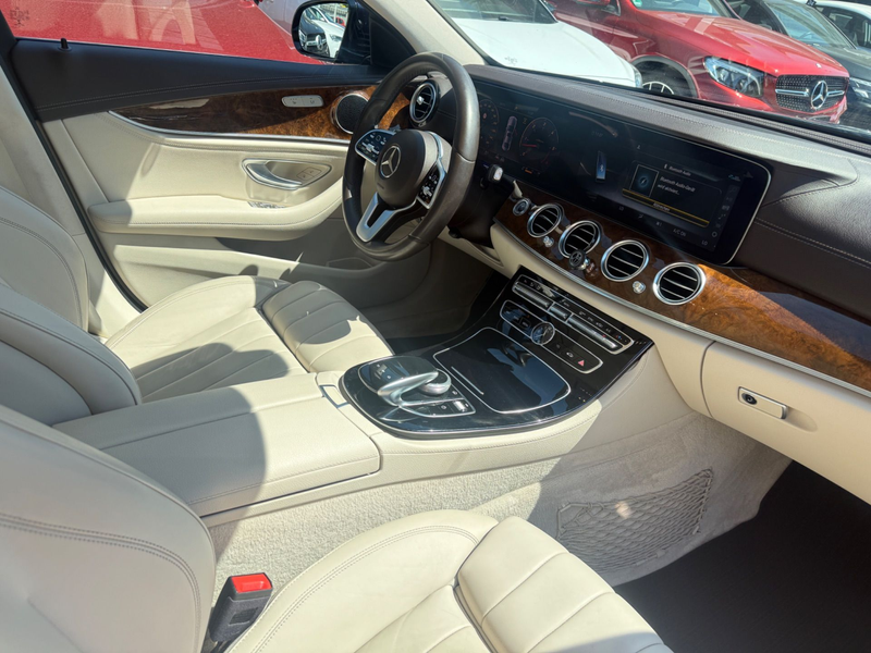 Mercedes-Benz E 400 d Avantgarde 4Matic HUD*PANO*2.HAND*LED — photo 10