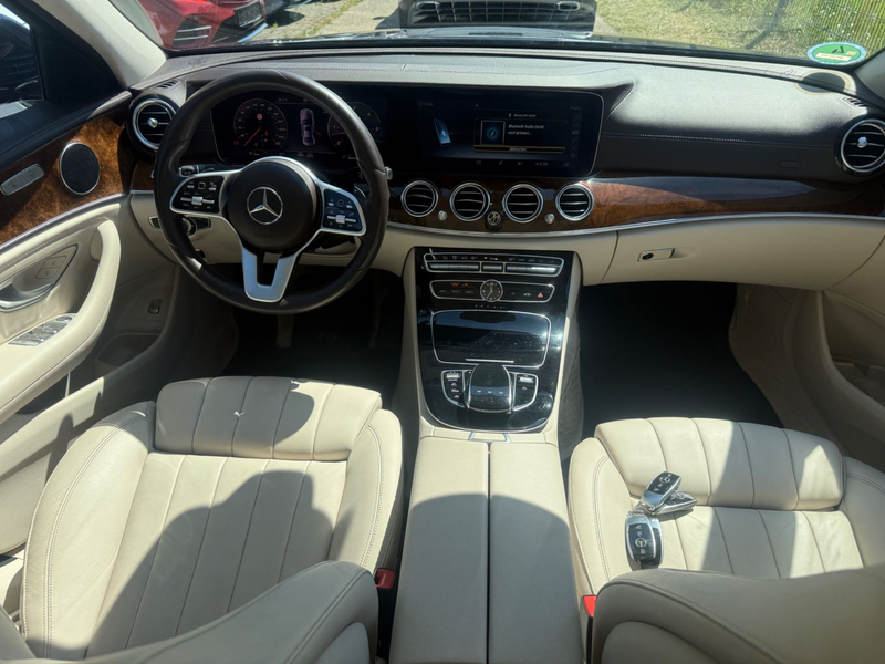 Mercedes-Benz E 400 d Avantgarde 4Matic HUD*PANO*2.HAND*LED — photo 9
