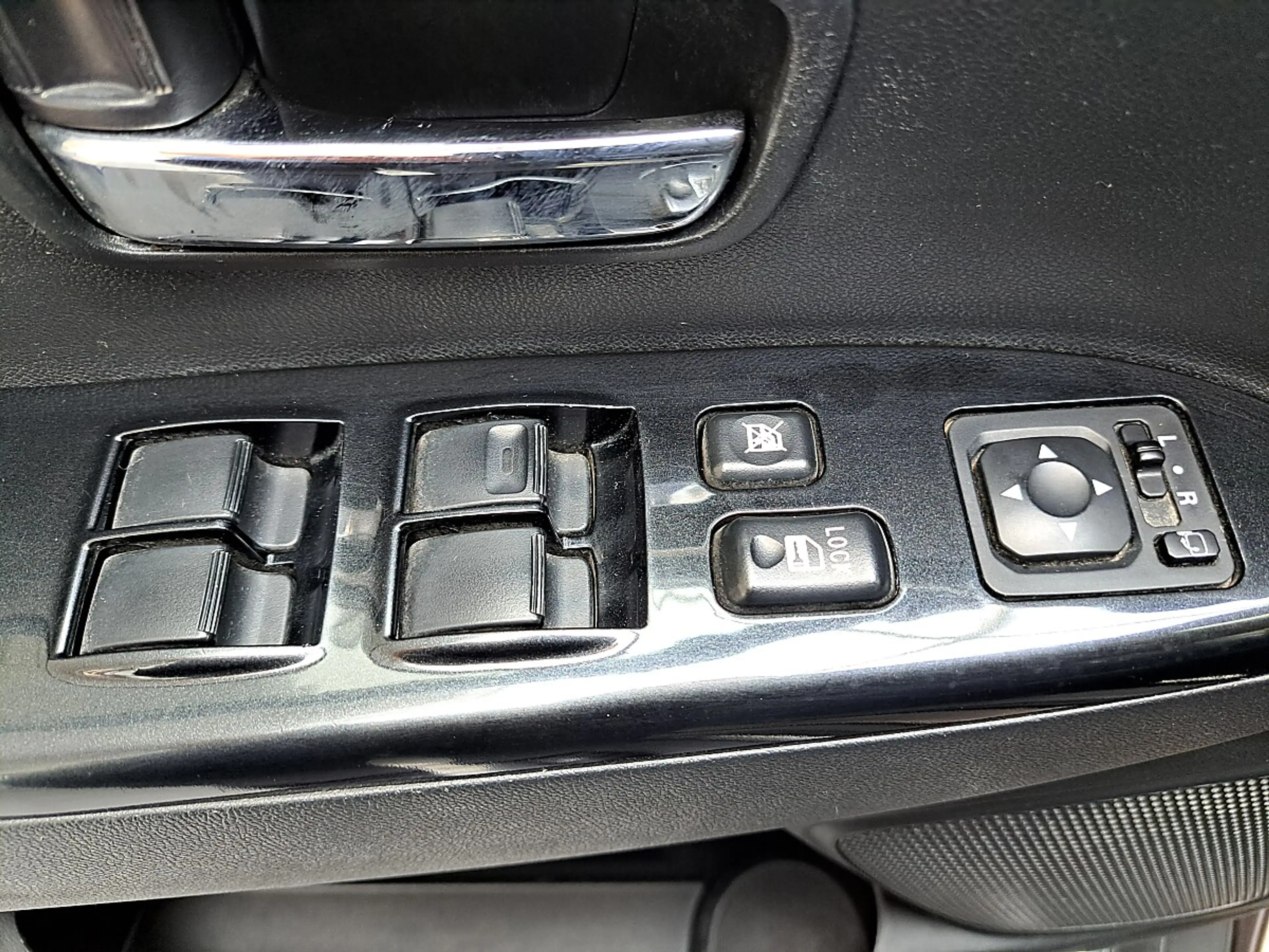 Peugeot 4008 1,6 HDi 115 FAP Allure Allrad — photo 10