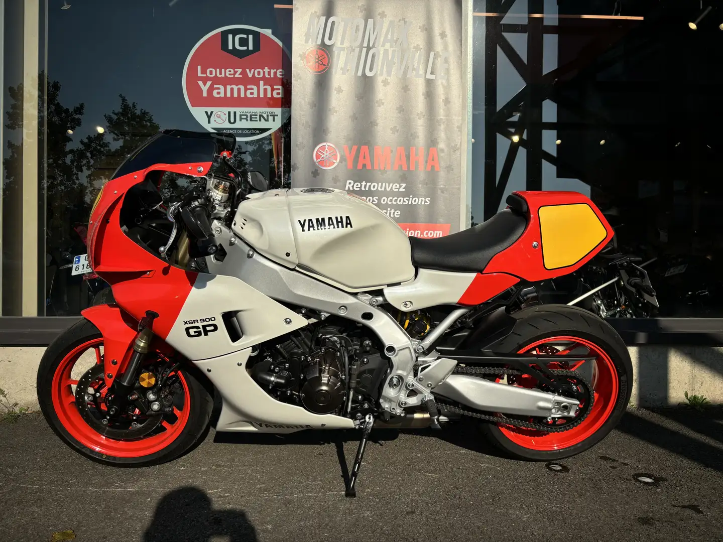 Yamaha XSR 900 Roşu - 2