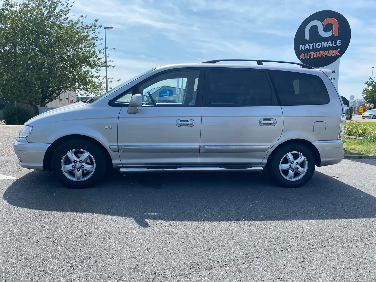 Hyundai Trajet 2007 * 2.0i CVVT Dynamic Motion * ELEC. RAMEN * VO Gris - 2