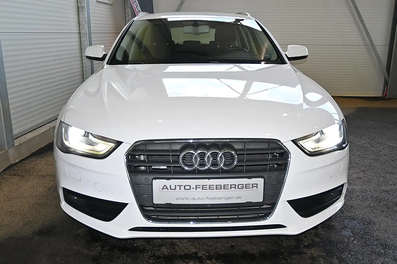 Audi A4 2.0 TDI Basis quattro (110 kW) Weiß - 2