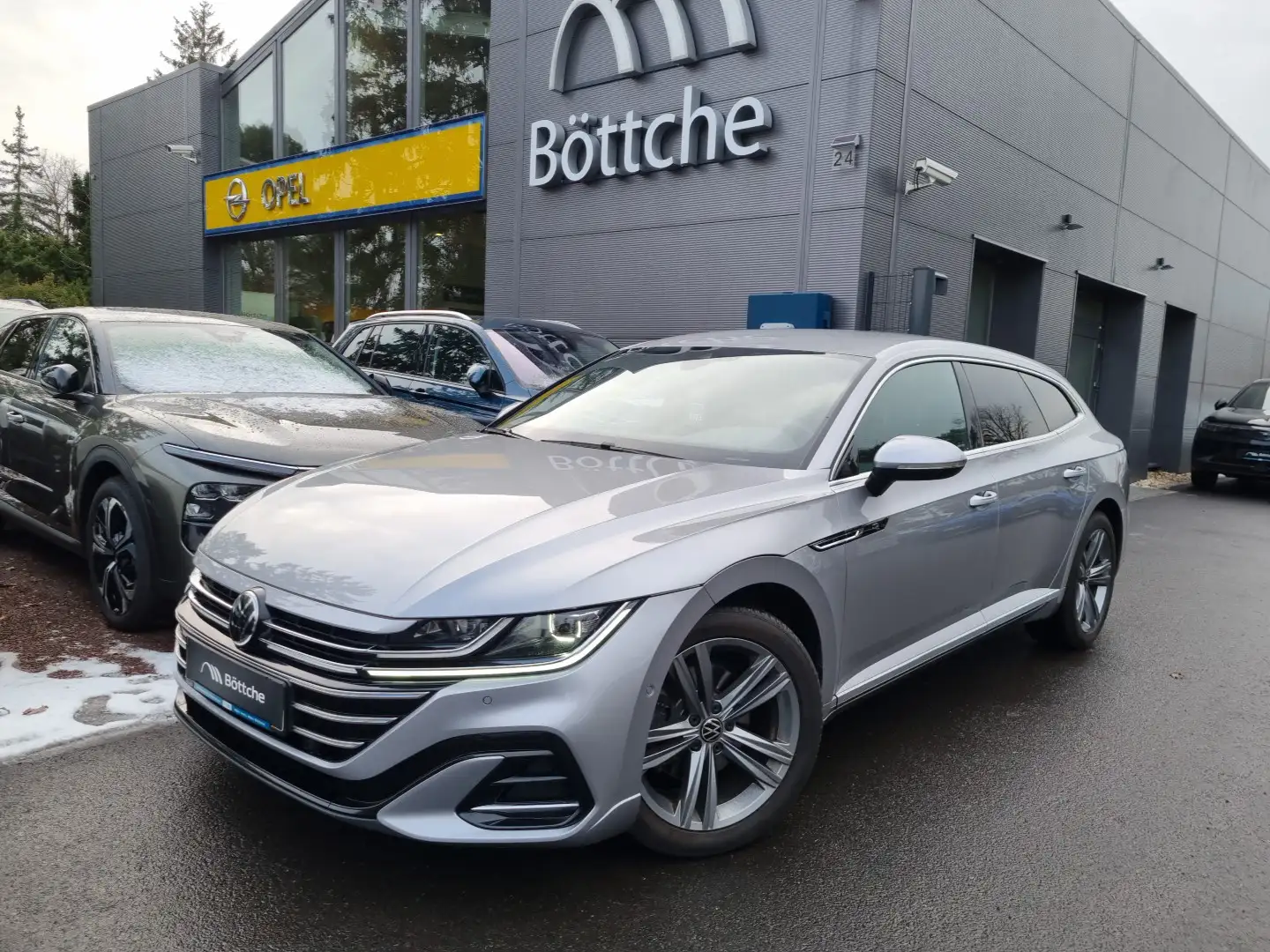 Volkswagen Arteon 2.0 R-Line LED/Navi/SHZ/AHK/Kamera/Allwetter Silber - 2
