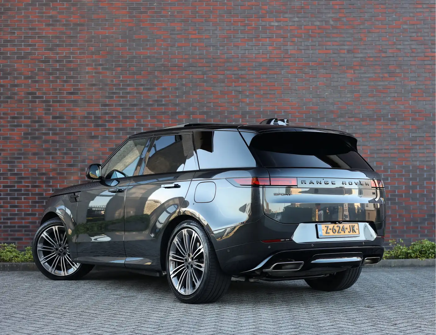 Land Rover Range Rover Sport P460e Dynamic HSE | 1e Eigenaar - Pano - Meridian Grijs - 2