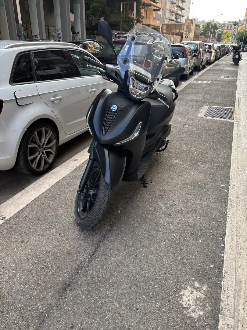 Piaggio Bsverly 300 Deep Black - 1