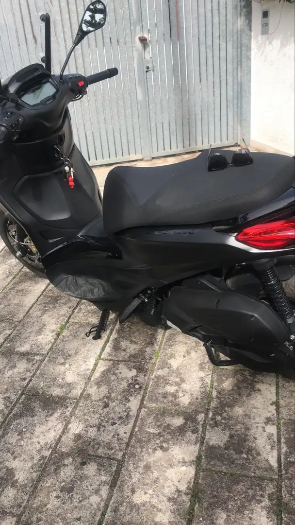 Piaggio Bsverly 300 Deep Black - 2