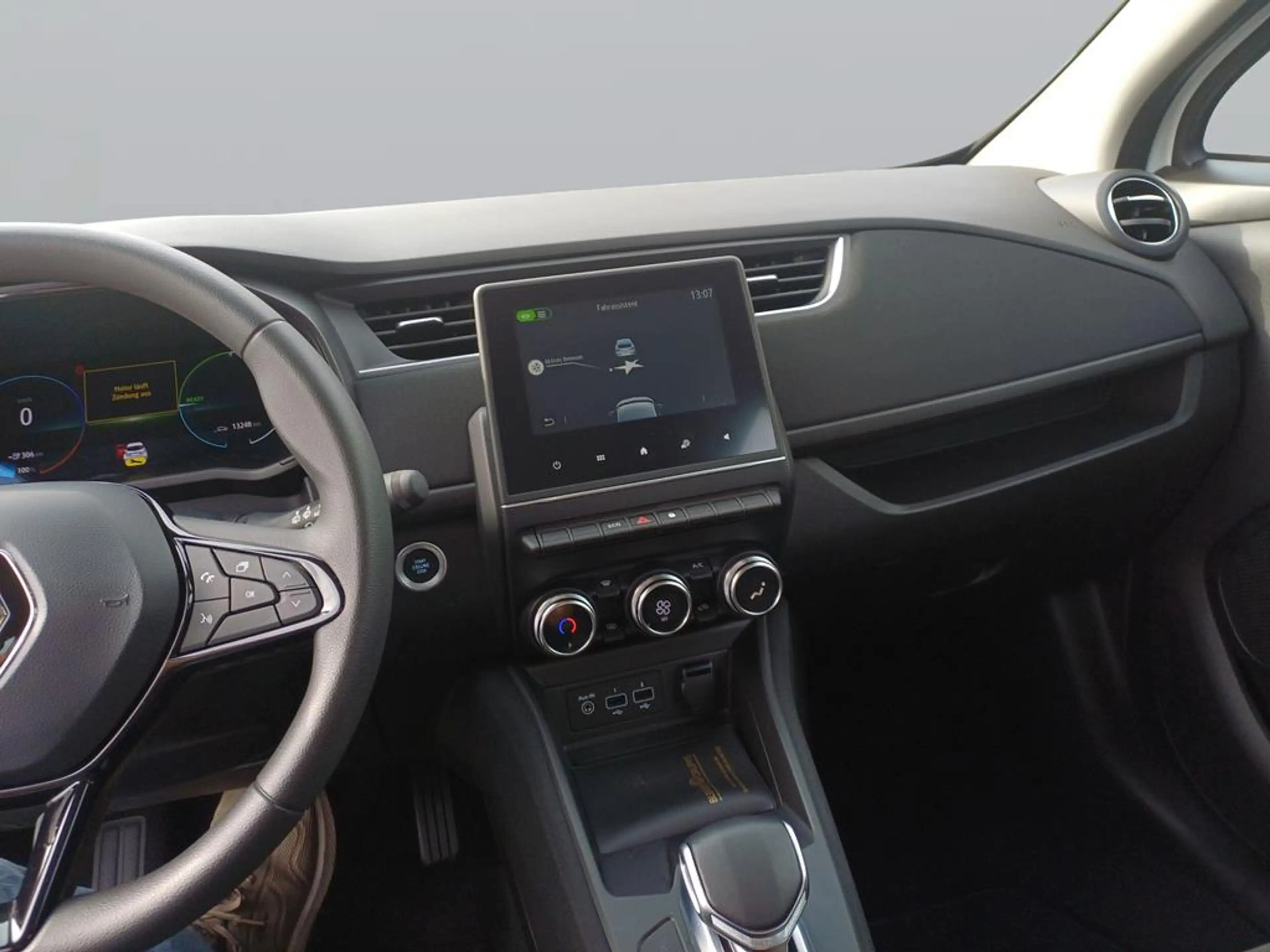 Renault ZOE Life — photo 12