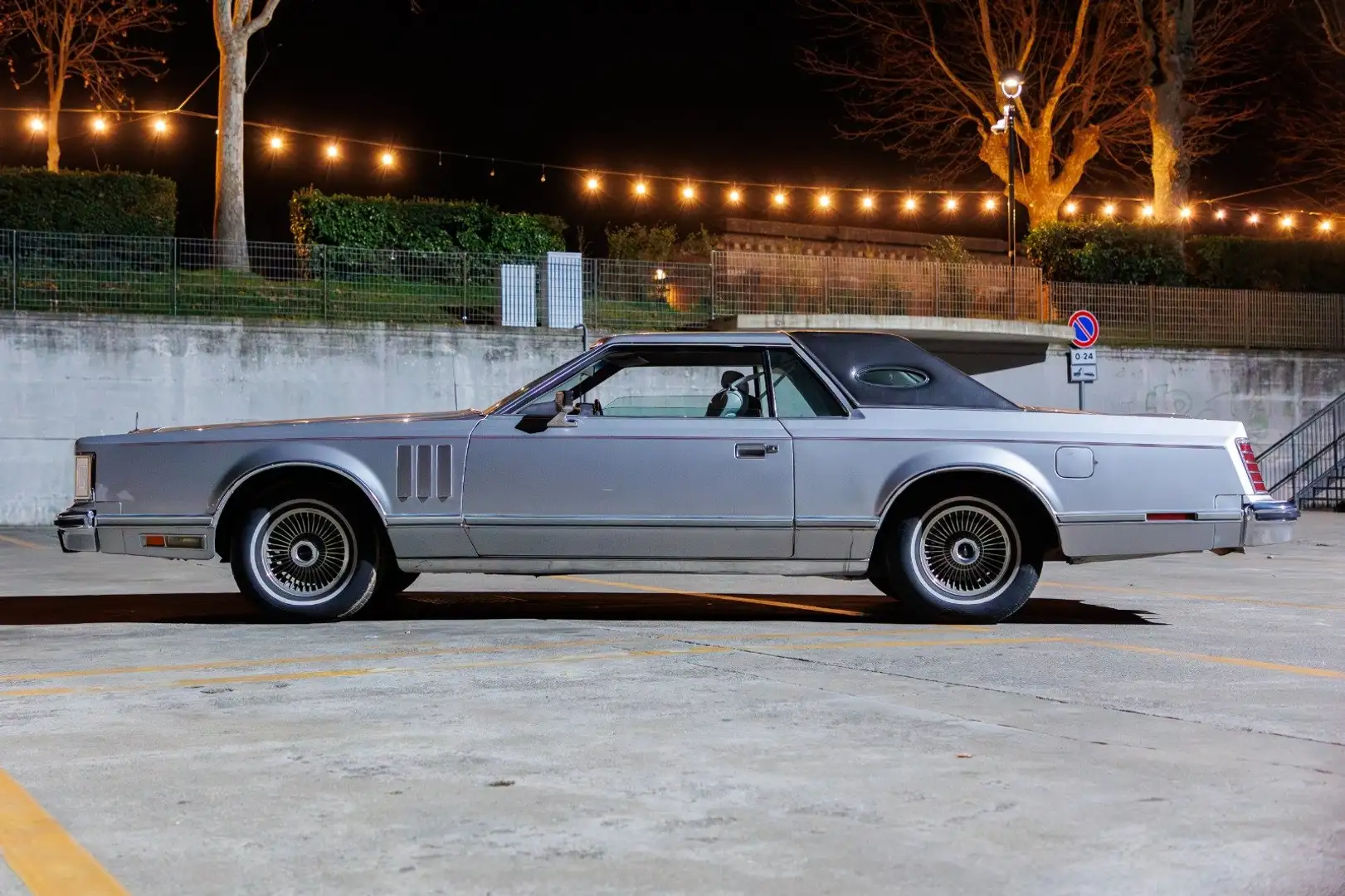 Lincoln Continental Argent - 2