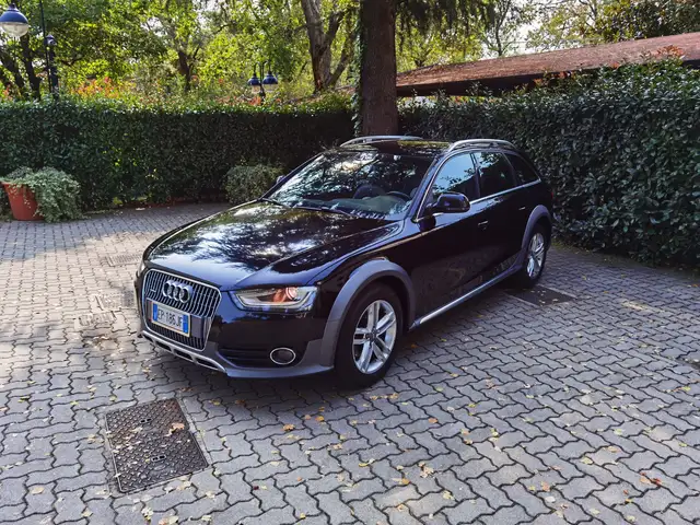 Audi A4 allroad 2.0 tdi Business 143cv--Prezzo Destock--