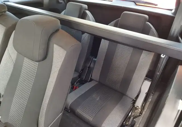 Peugeot 5008 view 10