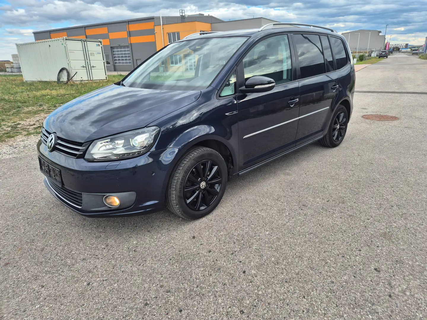 Volkswagen Touran Highline Blau - 2