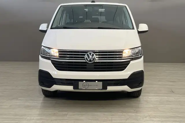Volkswagen Caravelle view 2