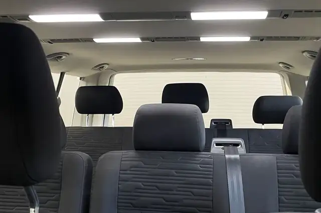 Volkswagen Caravelle view 14