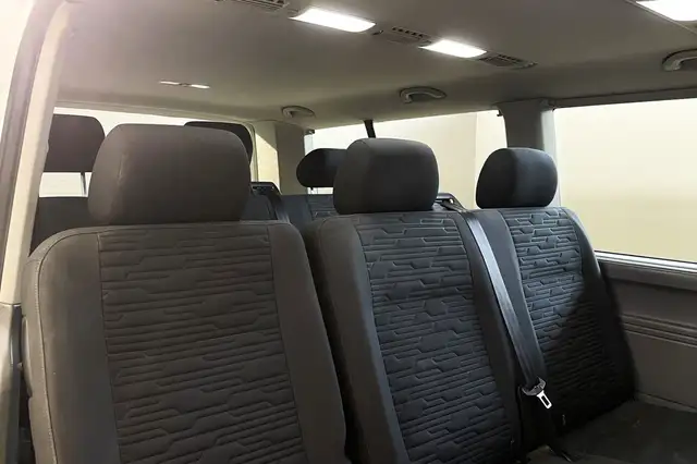 Volkswagen Caravelle view 15