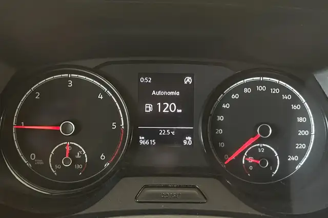 Volkswagen Caravelle view 10