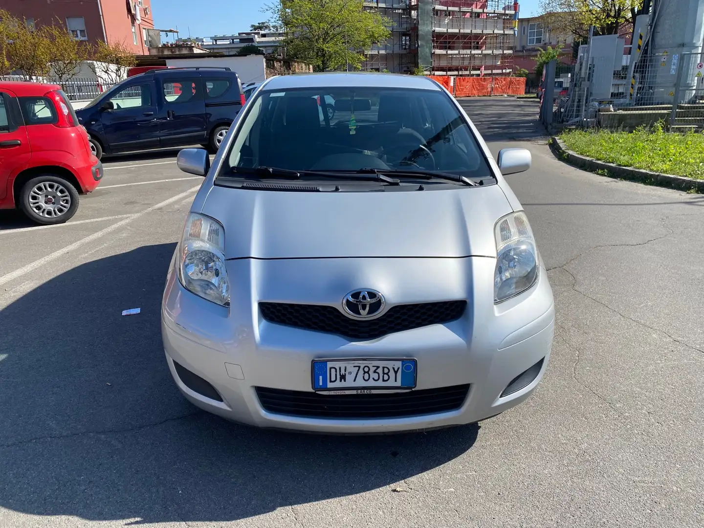 Toyota Yaris 5p 1.0 NEOPATENTATI Argento - 2