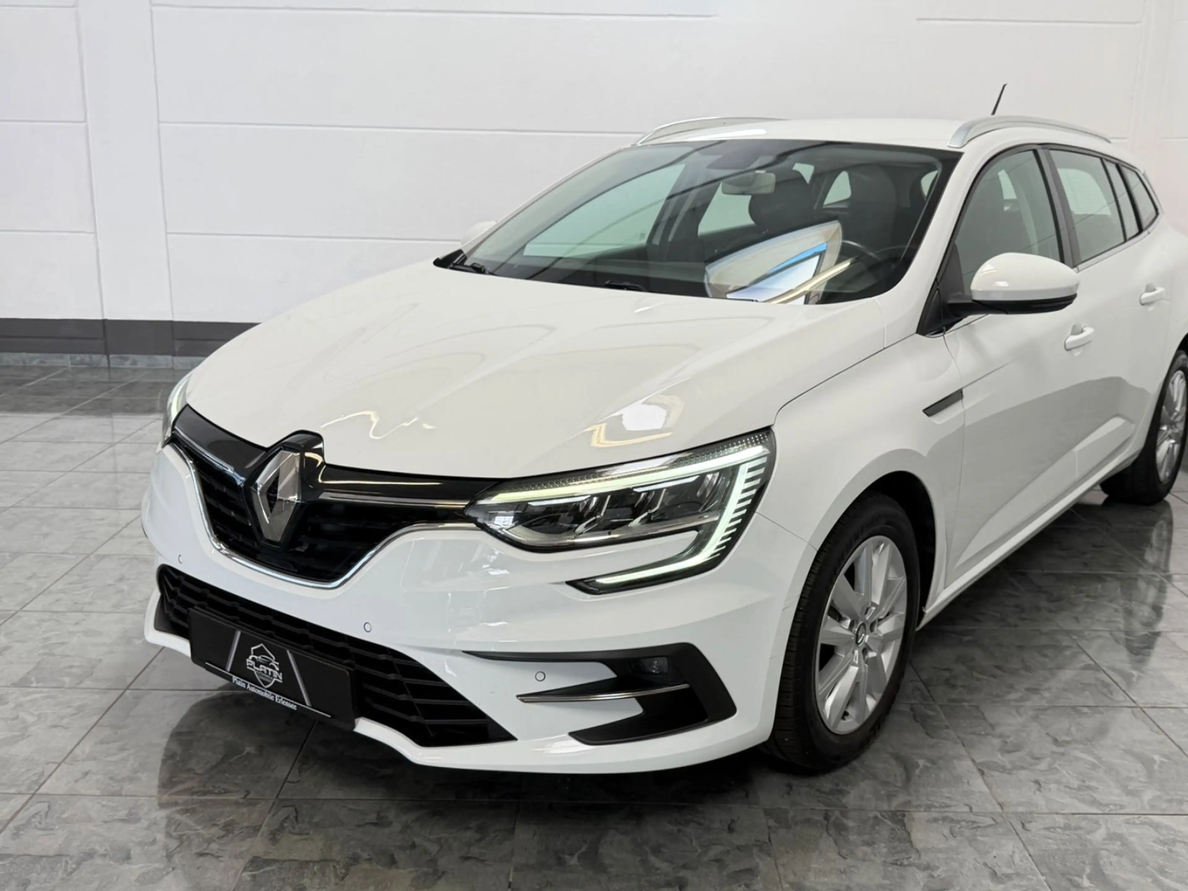 Renault Megane IV Grandtour Business Edition — photo 4