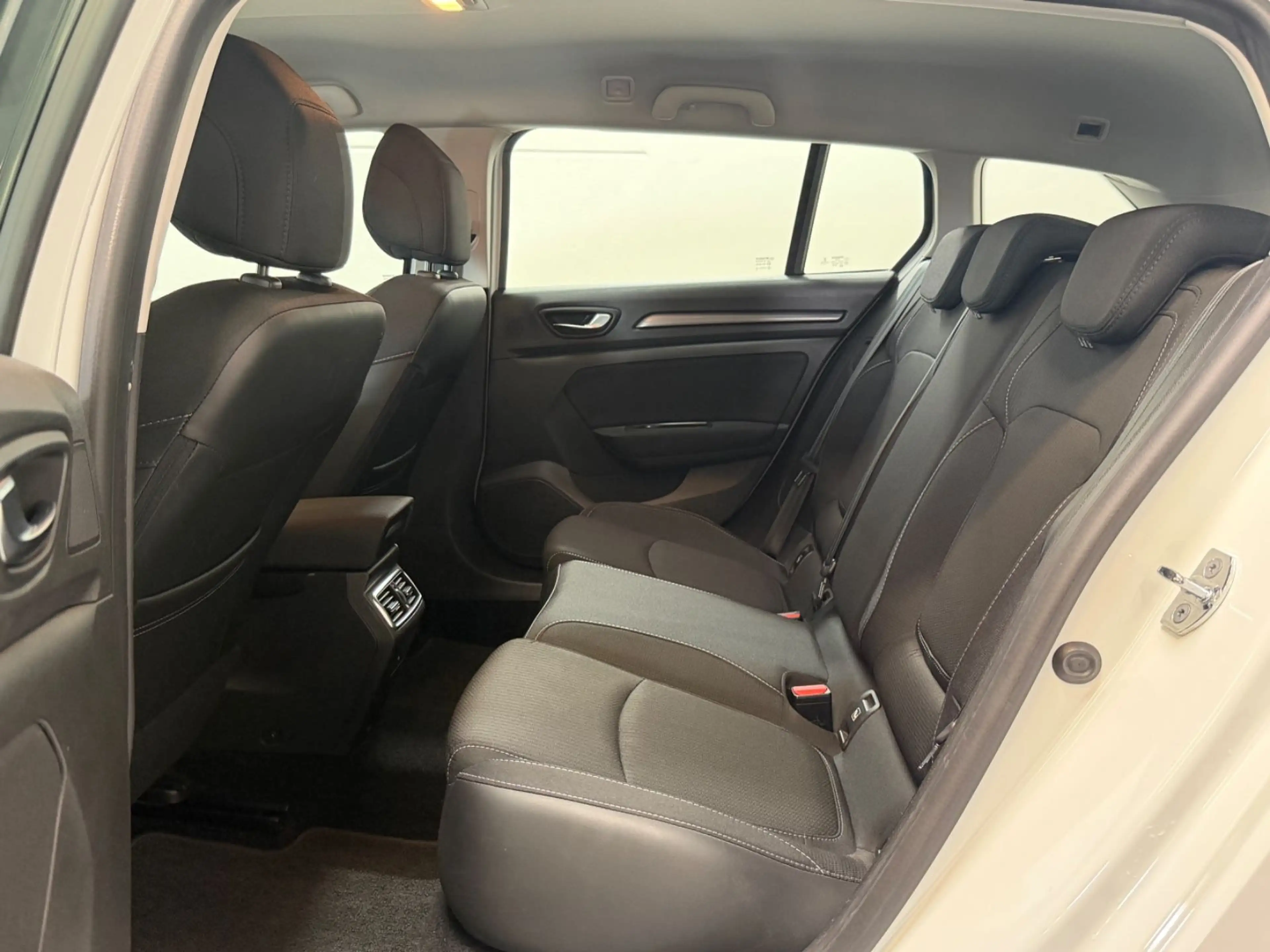 Renault Megane IV Grandtour Business Edition — photo 11