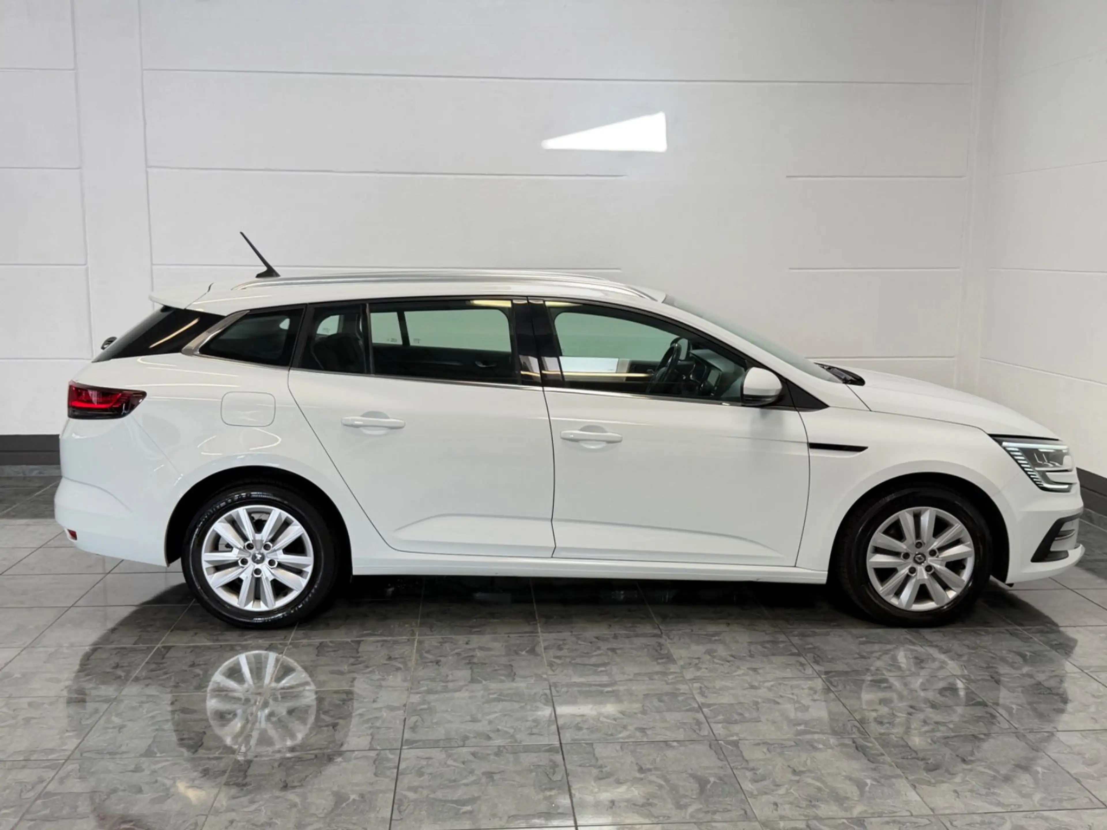 Renault Megane IV Grandtour Business Edition — photo 13