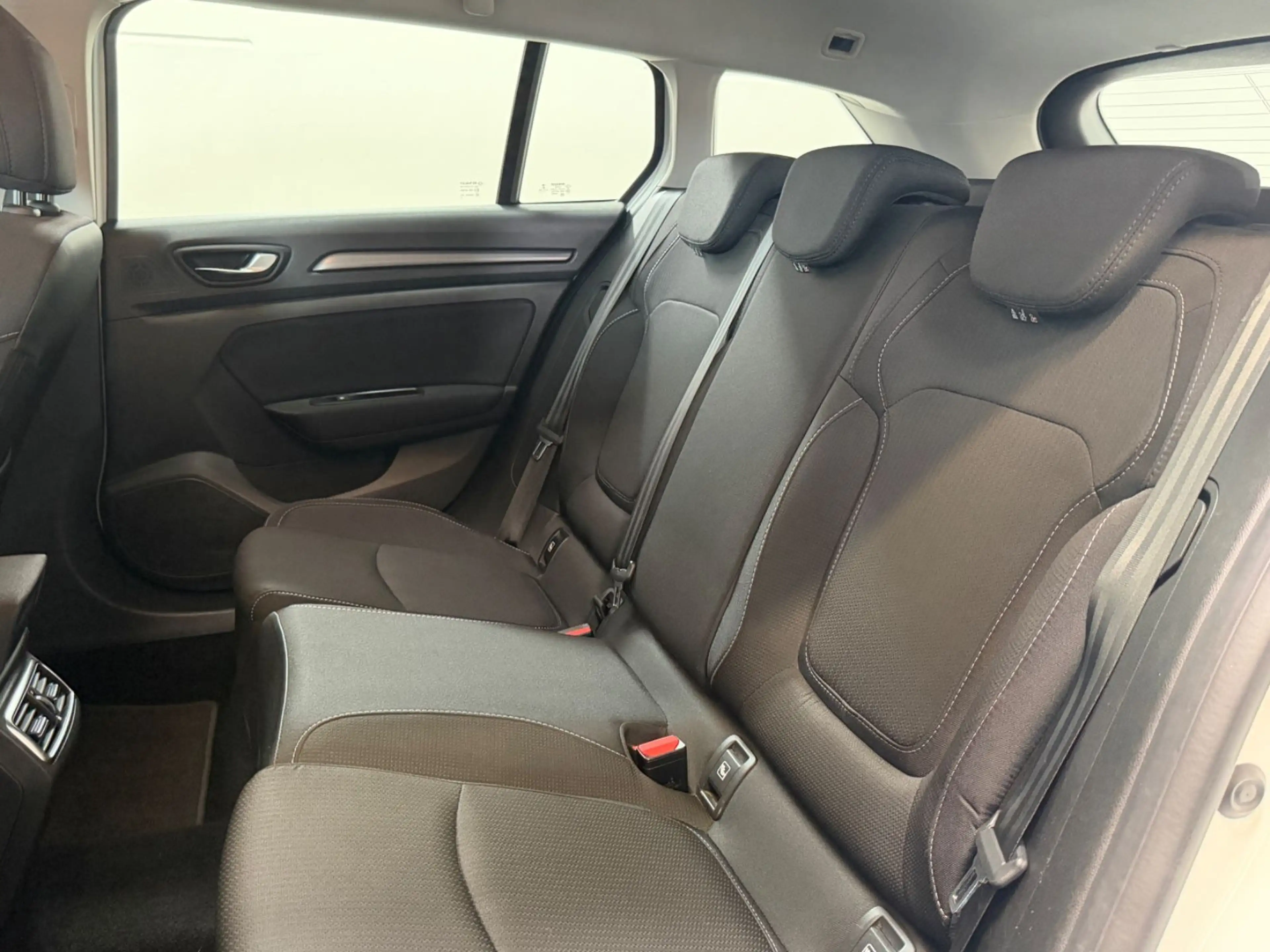 Renault Megane IV Grandtour Business Edition — photo 12