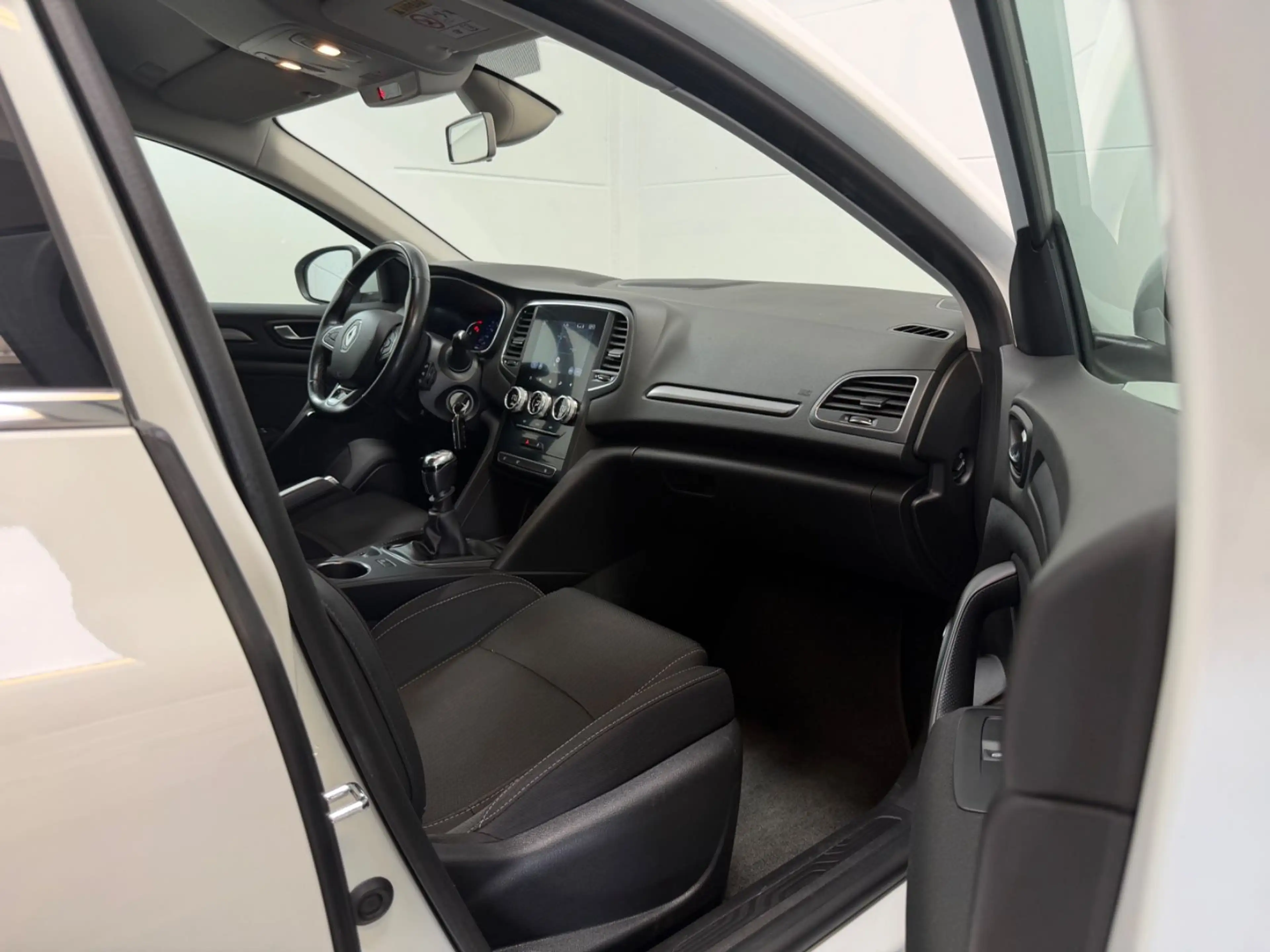 Renault Megane IV Grandtour Business Edition — photo 14