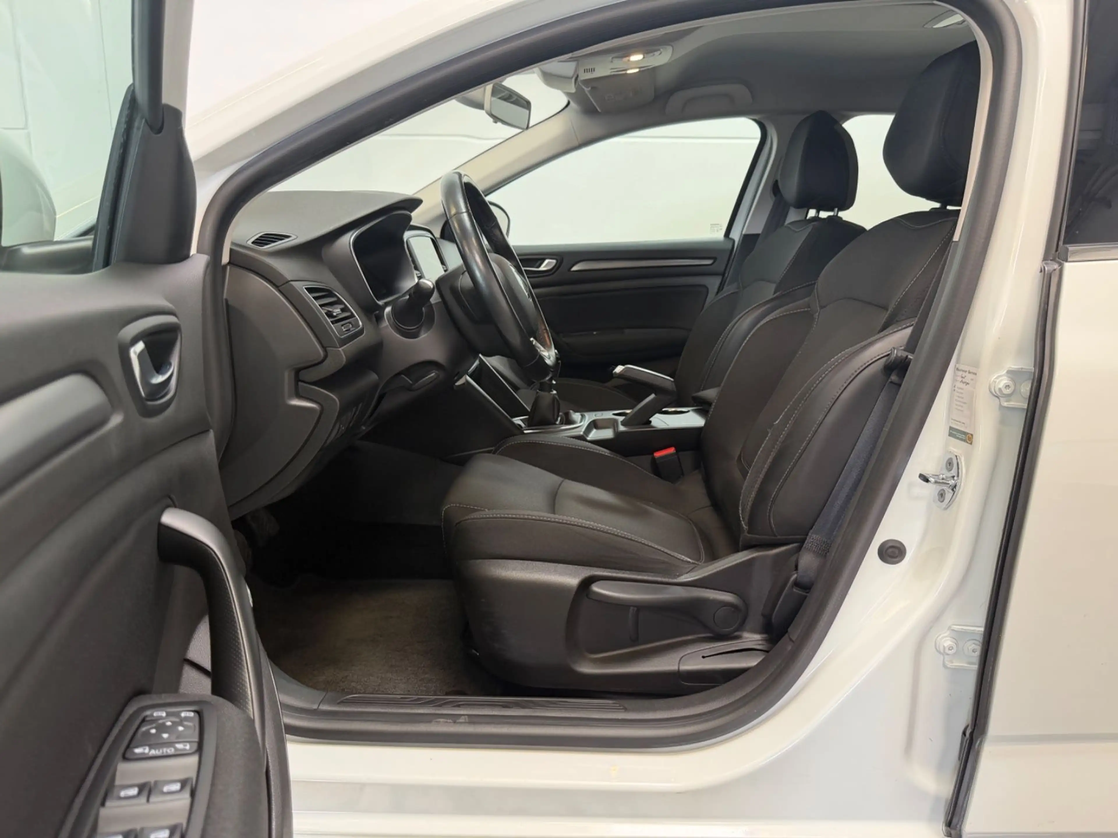 Renault Megane IV Grandtour Business Edition — photo 7