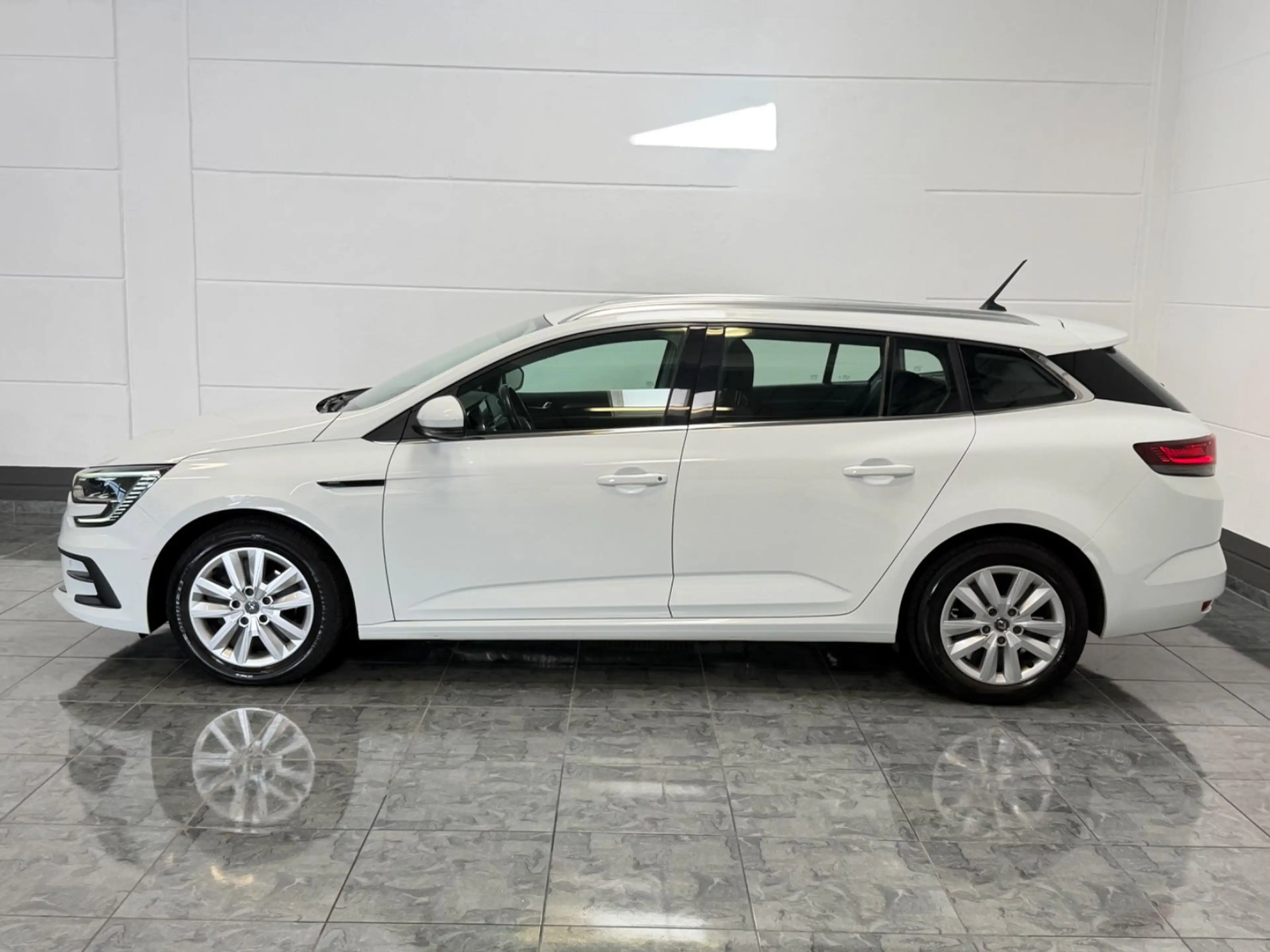 Renault Megane IV Grandtour Business Edition — photo 5