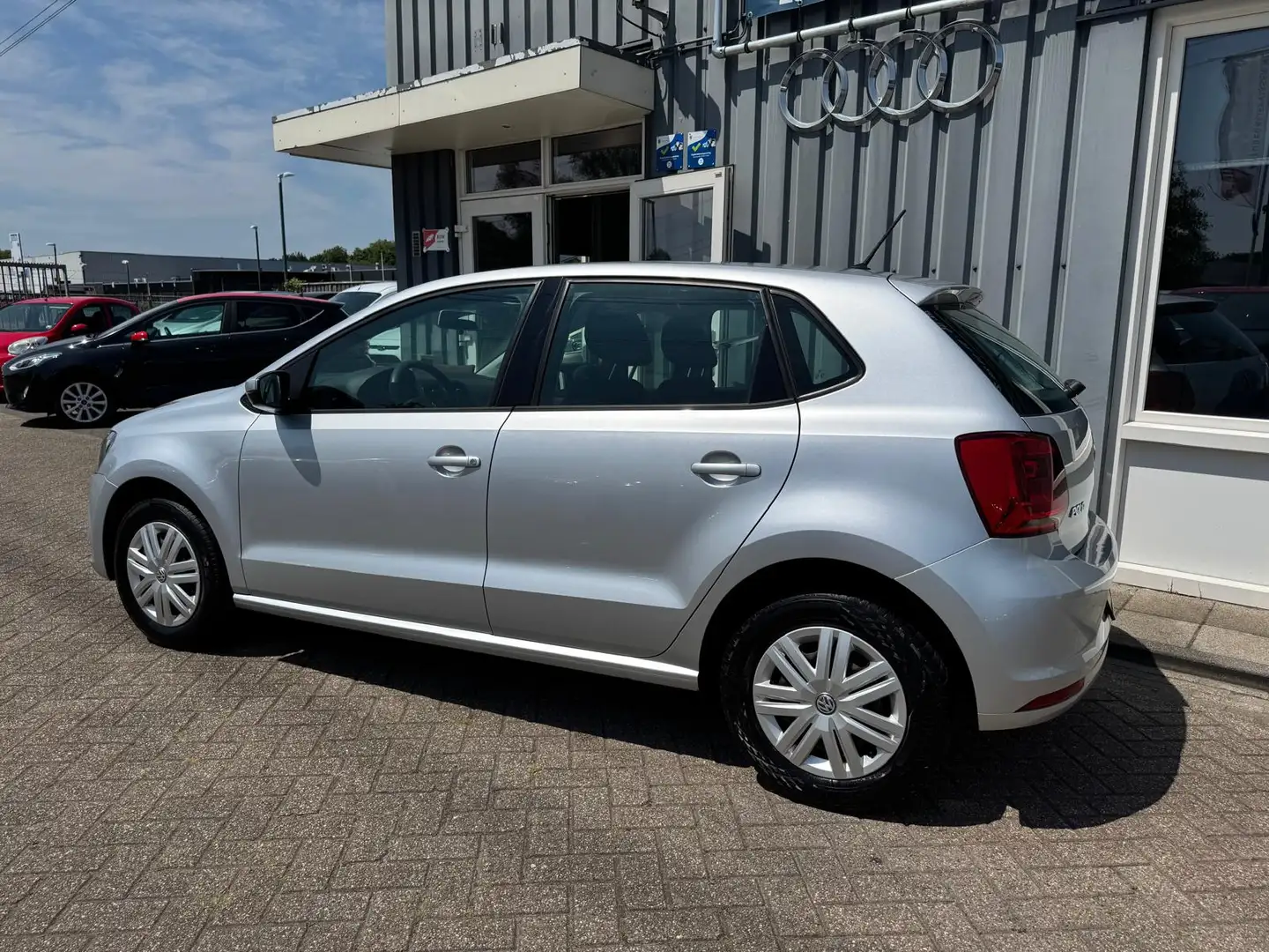 Volkswagen Polo 1.0 Comfortline Zilver - 2