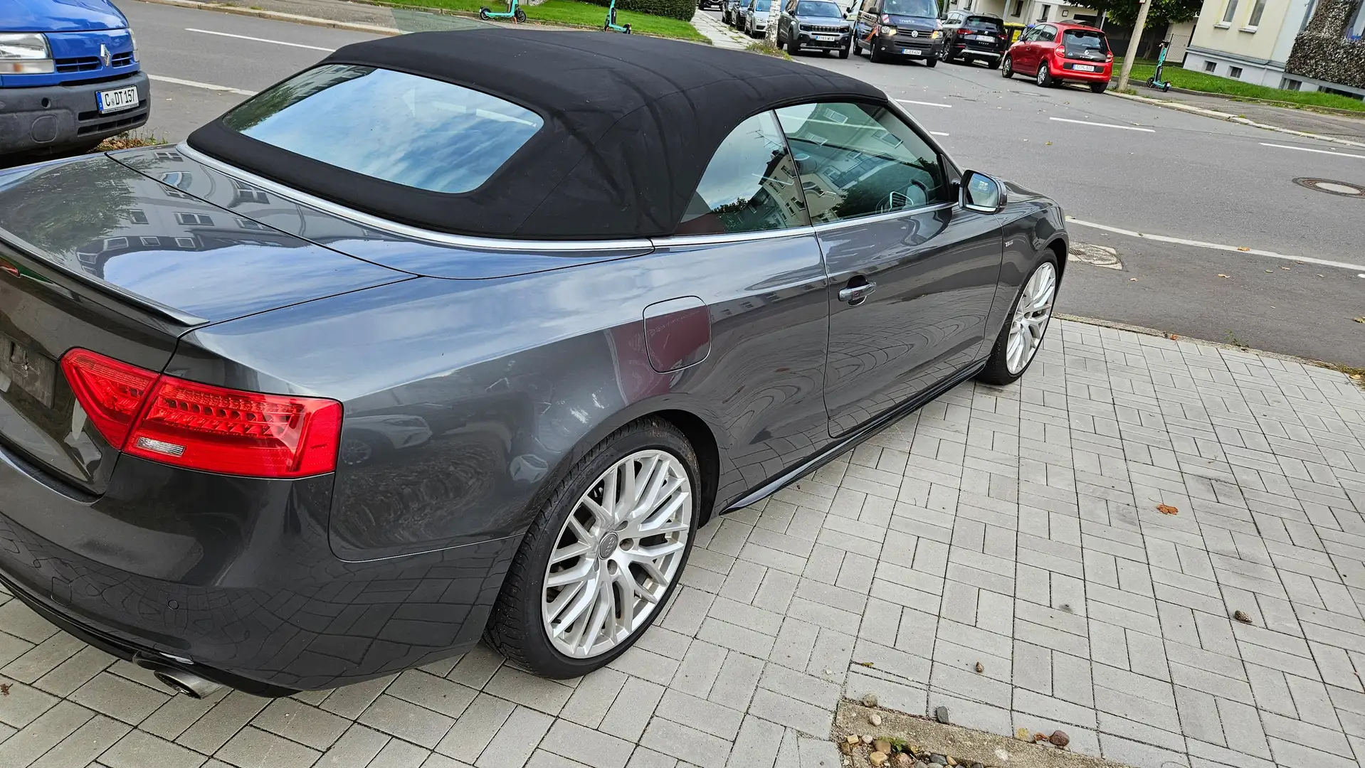 Audi A5 1.8 TFSI (130kW) S-Line Grau - 1