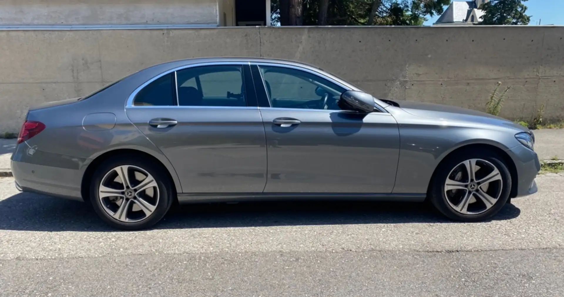 Mercedes-Benz E 450 E 450 4MATIC Avantgarde Aut. Avantgarde Silber - 2