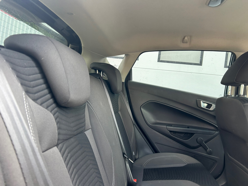 Ford Fiesta 1.0 EcoBoost Titanium — photo 8