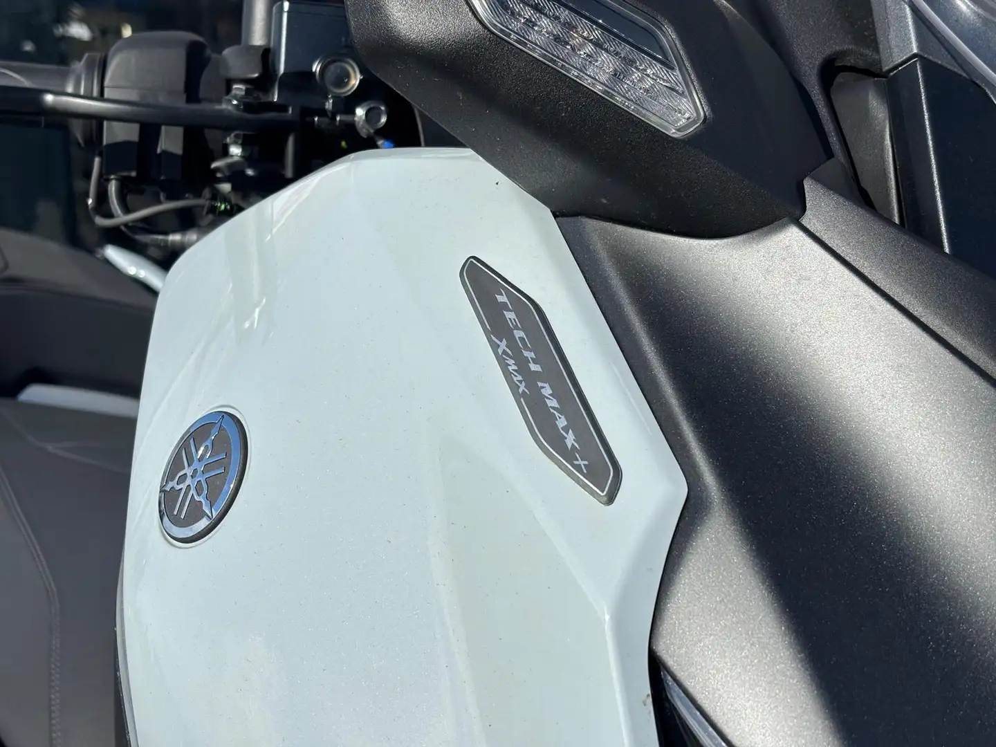 Yamaha X-Max 125 Grijs - 2