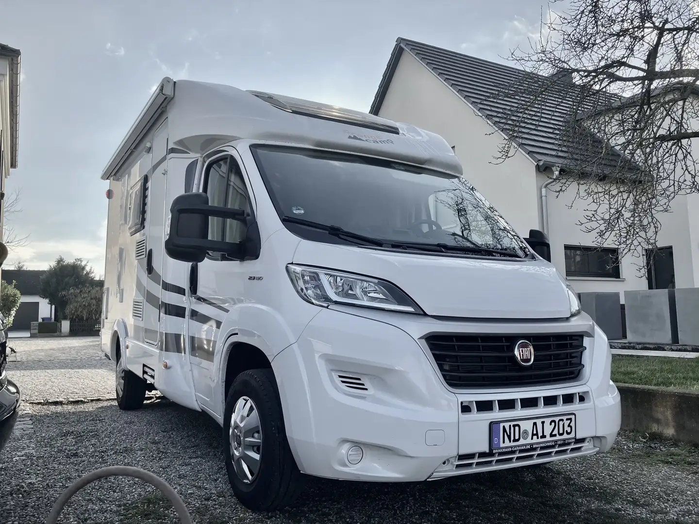 Caravans-Wohnm Fiat Wohnmobil Teilintegriert Orange Camp Weiß - 1