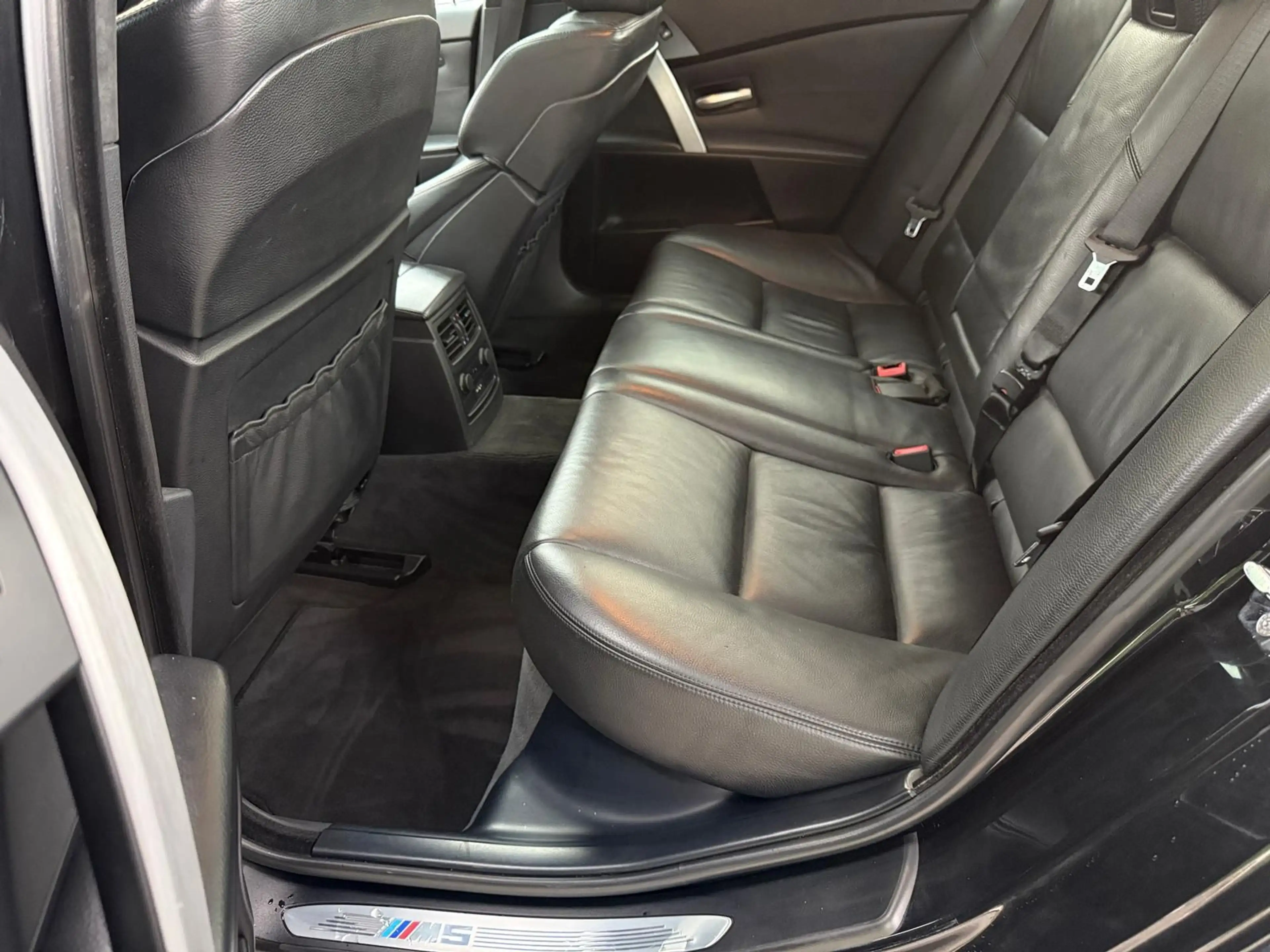 BMW M5 ShadowLine *Viele-Extras +Servicegepflegt — photo 10