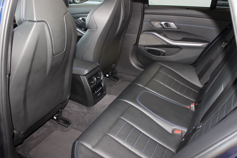 BMW 340 Touring xDrive **PANO S-SITZE AHK LASER** — photo 15