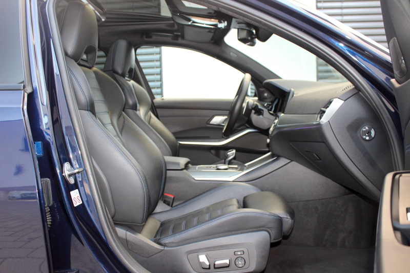 BMW 340 Touring xDrive **PANO S-SITZE AHK LASER** — photo 12