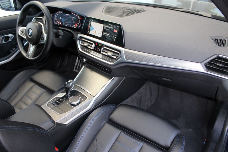 BMW 340 Touring xDrive **PANO S-SITZE AHK LASER** — photo 11