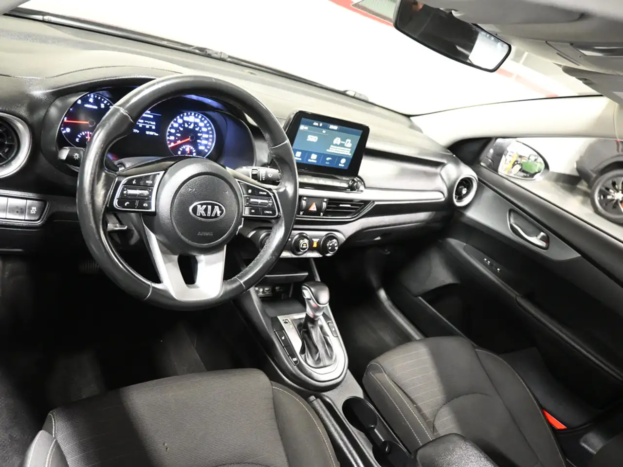 Kia Forte снимка Kia Forte
