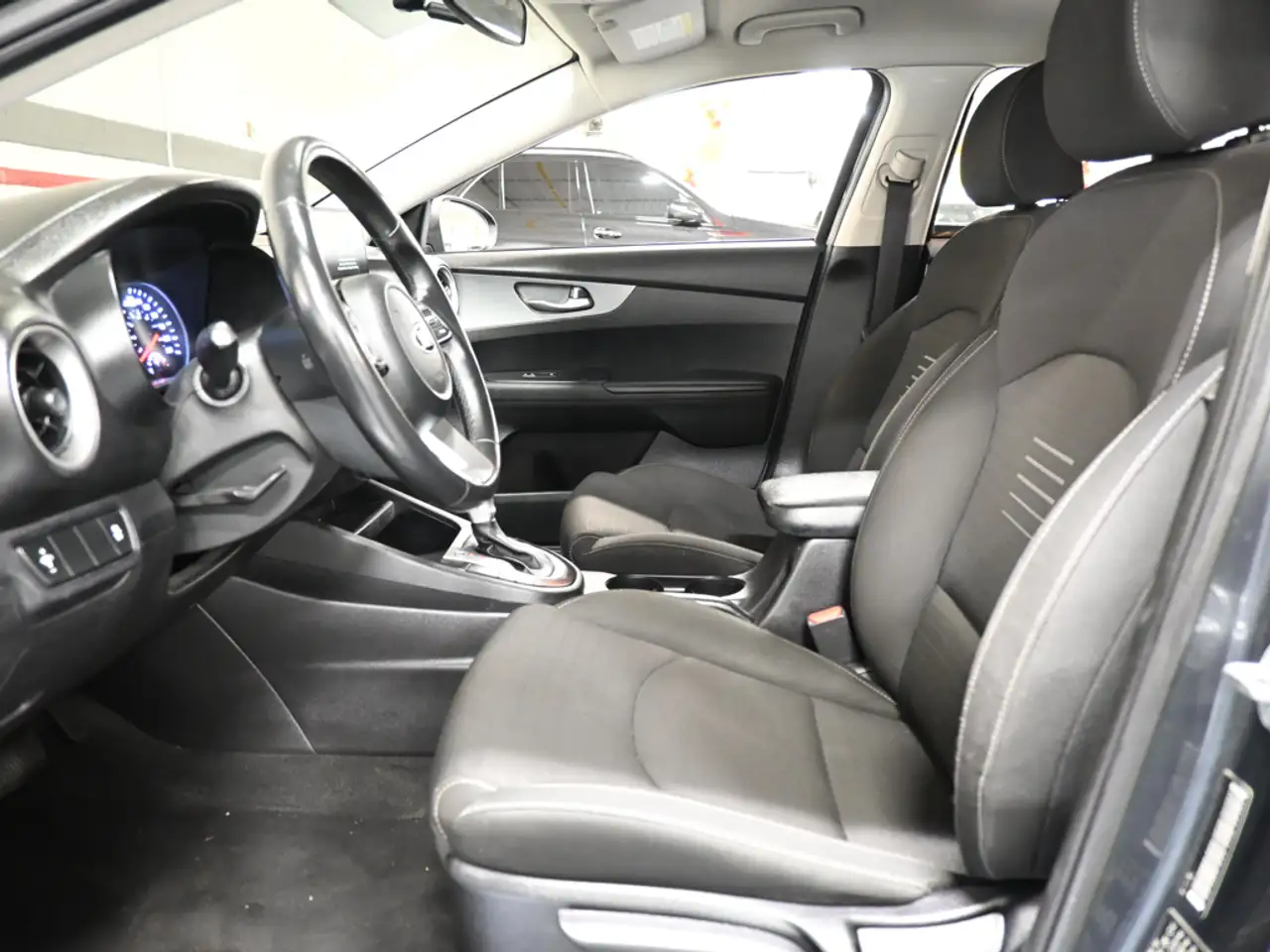 Kia Forte снимка Kia Forte