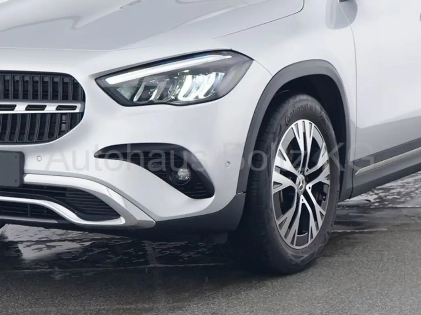 Mercedes-Benz GLA 200 ENp 55500 Progressive Pano Verställdämpf Silber - 2