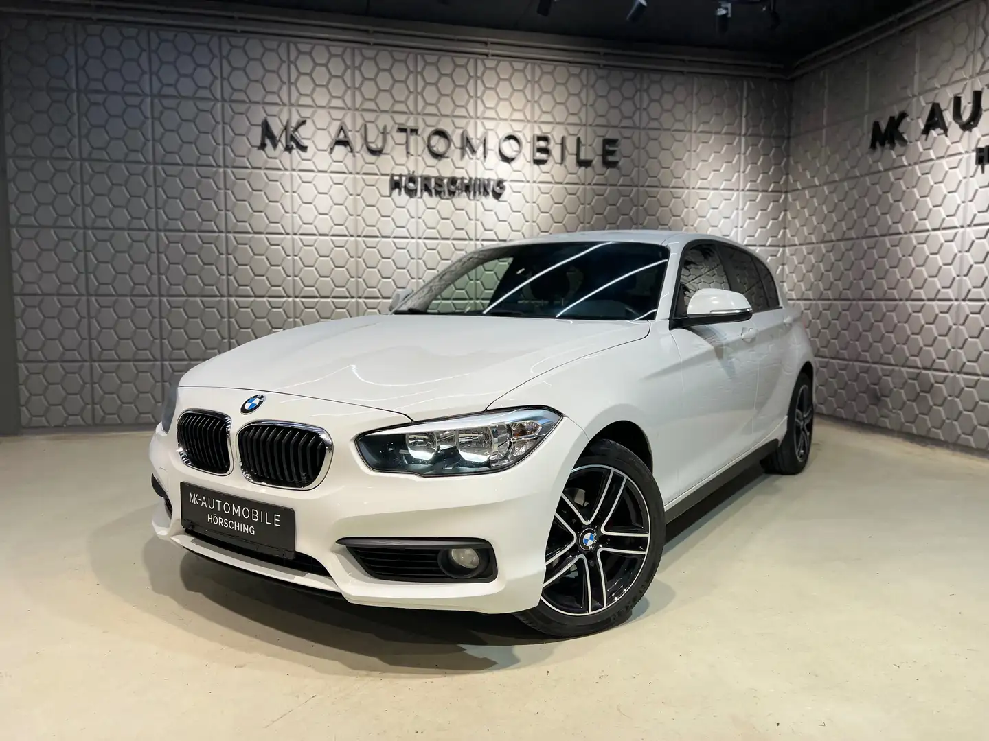 BMW 118 d*NAVI*KLIMA*RADIO/BLUETOOTH/CD*BREMSASSISTENT* Blanc - 1