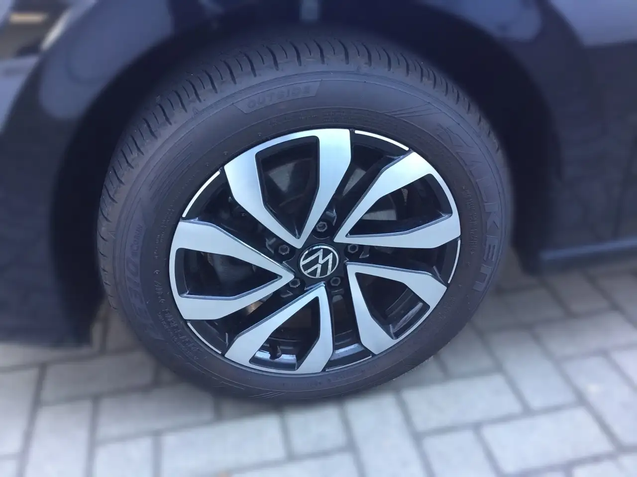 Volkswagen Golf VIII 1.5 eTSI DSG ACTIVE +LED +ACC +VIRTUAL +NAVI, миниатюра 8