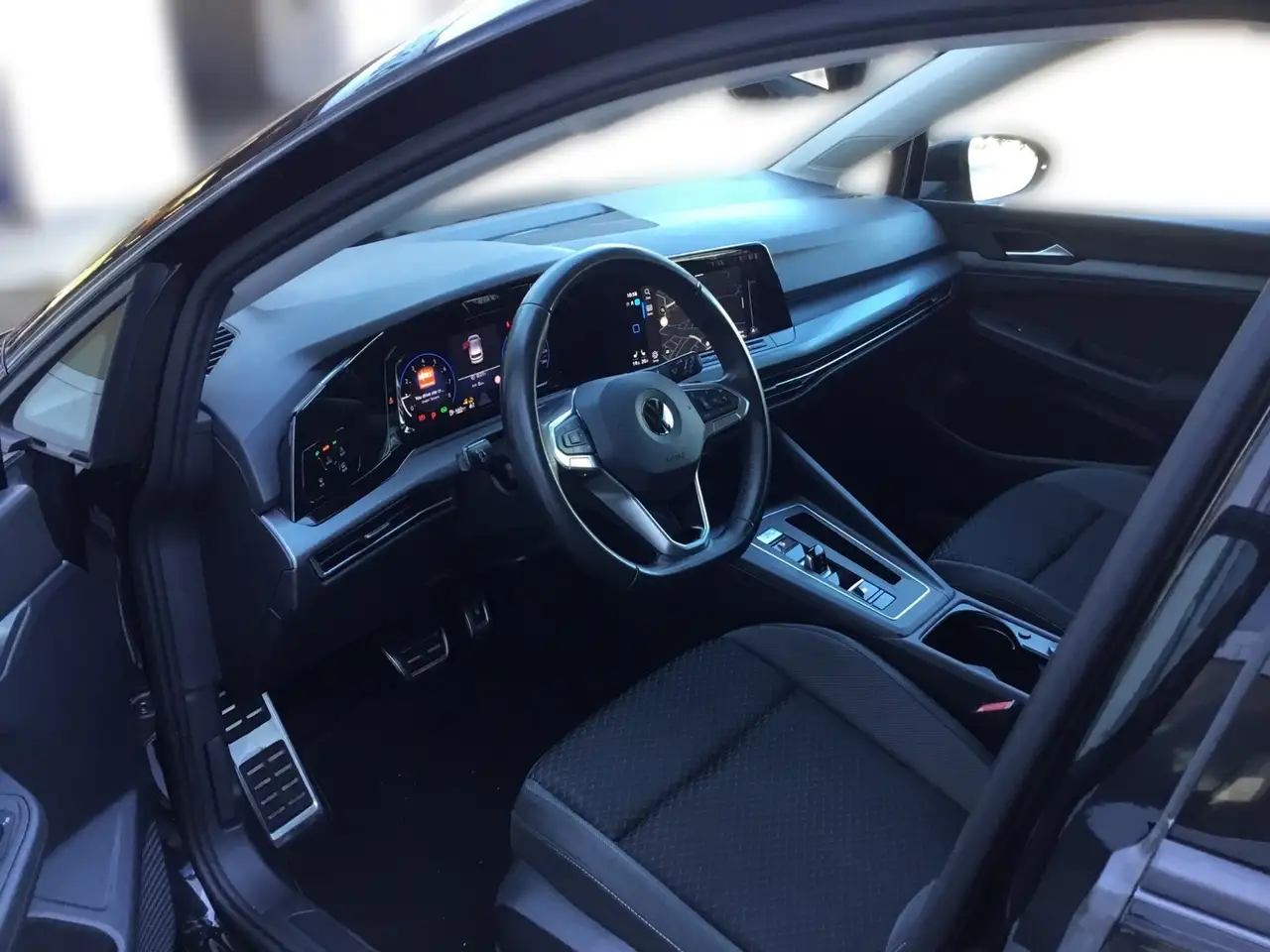 Volkswagen Golf VIII 1.5 eTSI DSG ACTIVE +LED +ACC +VIRTUAL +NAVI, миниатюра 10
