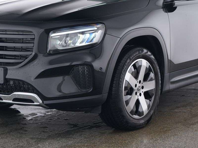 Mercedes-Benz GLB 220