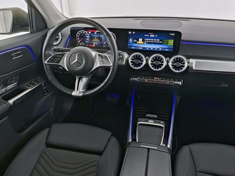 Mercedes-Benz GLB 220