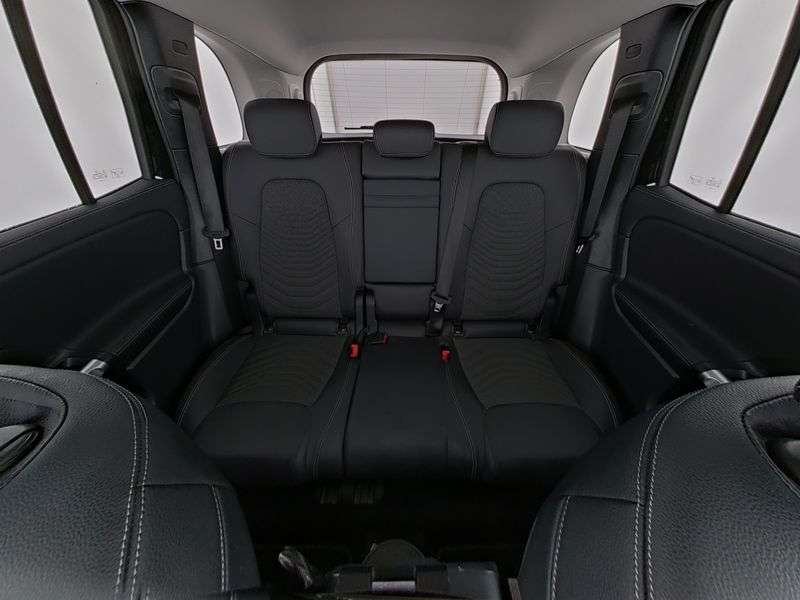 Mercedes-Benz GLB 220